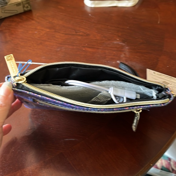 Liz Claiborne brand new phone charging wallet - Picture 3 of 3